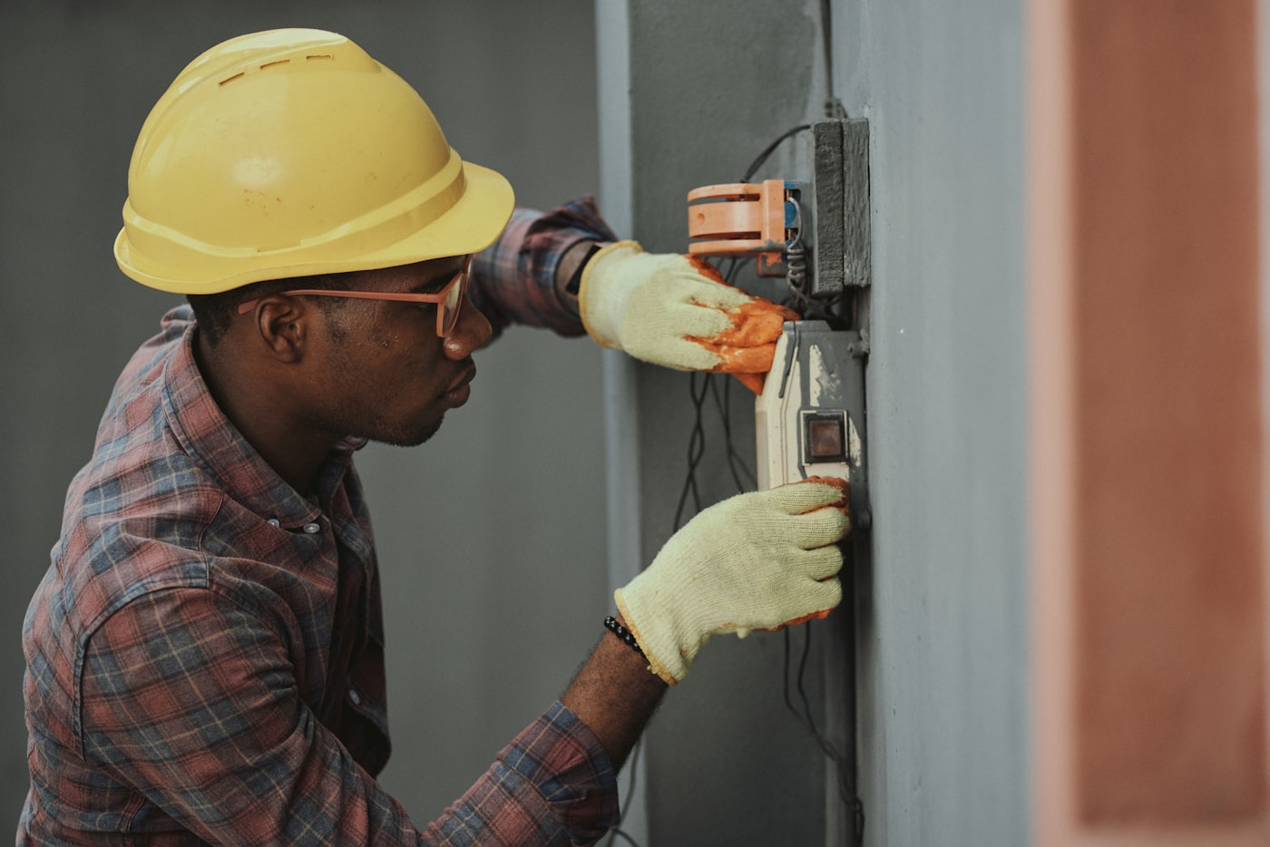 Instalação eléctrica em projecto residencial — Jasmim Faria